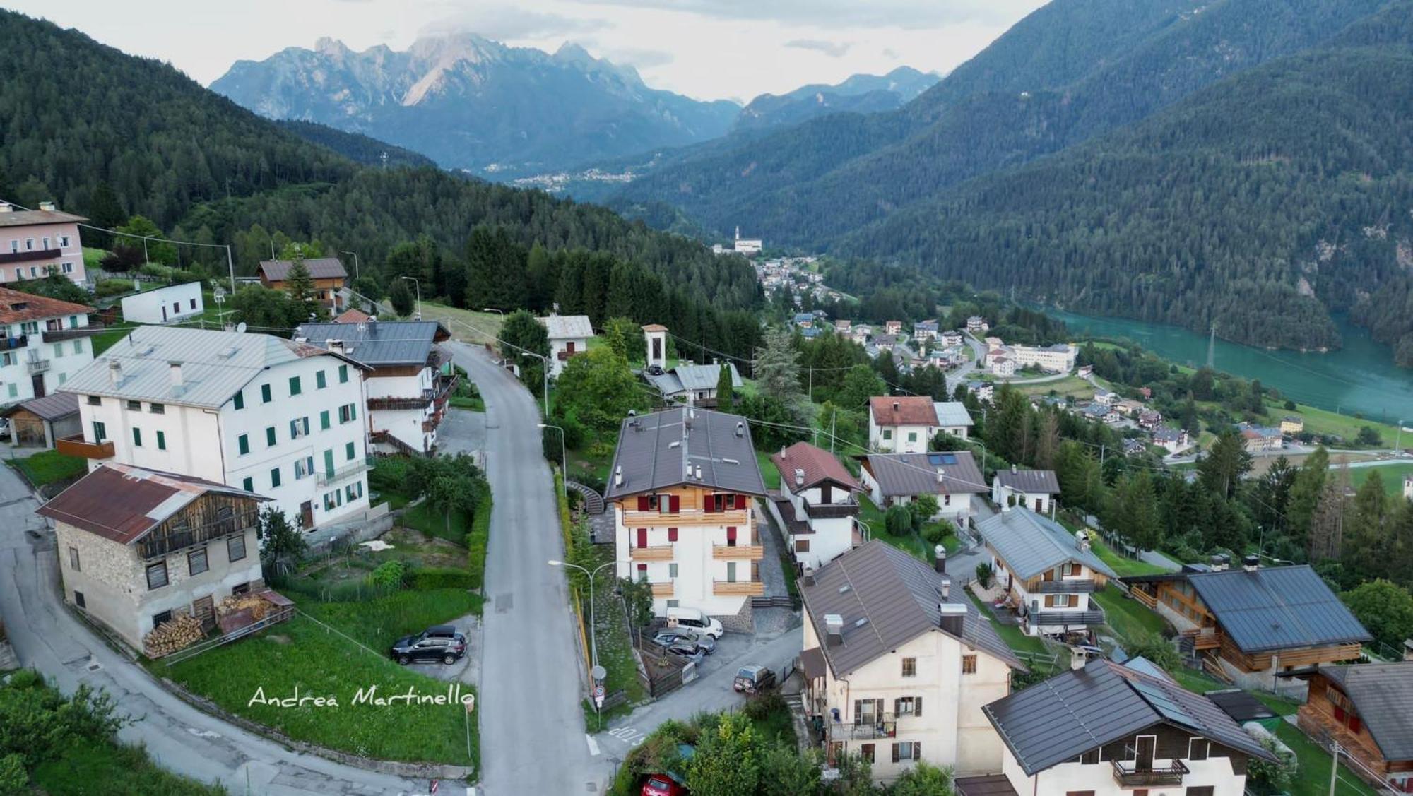 Mansarda La Soffitta Lejlighedshotel Domegge di Cadore Eksteriør billede